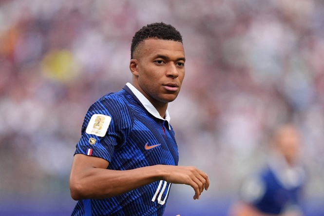 France vs Iraq LIVE: Kylian Mbappe reaches major milestone in World Cup clash
