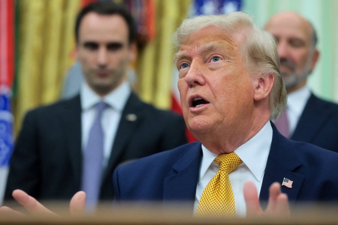 Trump claims vandals used knife to damage Reflecting Pool