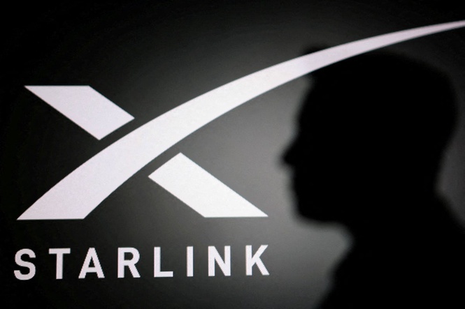 Israel smuggled Starlink into Iran to help protesters but ‘incompetent’ Netanyahu didn’t use them, says former PM