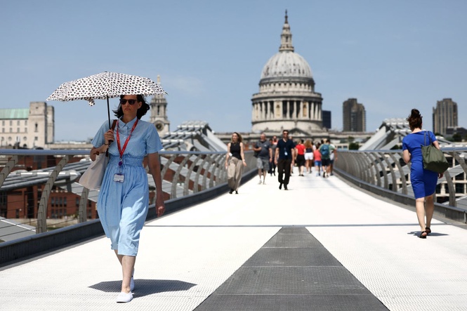 When will the UK heatwave end? Met Office issues forecast for 15C drop in temperature