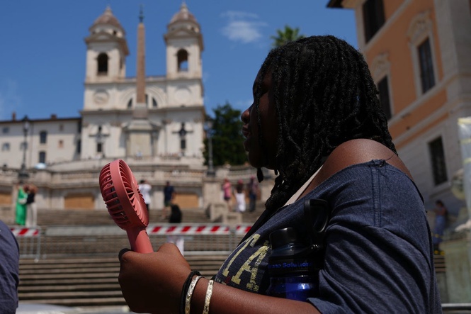 How a heat dome is formed and why experts blame one for Europe's baking temperatures