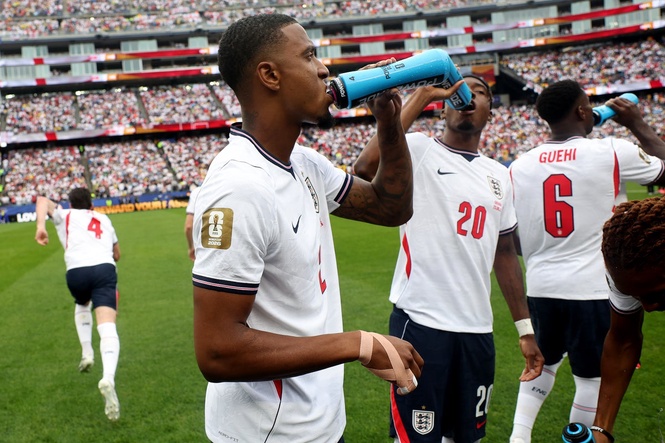 England fans fume at World Cup hydration break in Boston rain