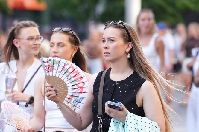 UK heatwave live: Met Office issues new extreme heat and thunderstorm weather warnings