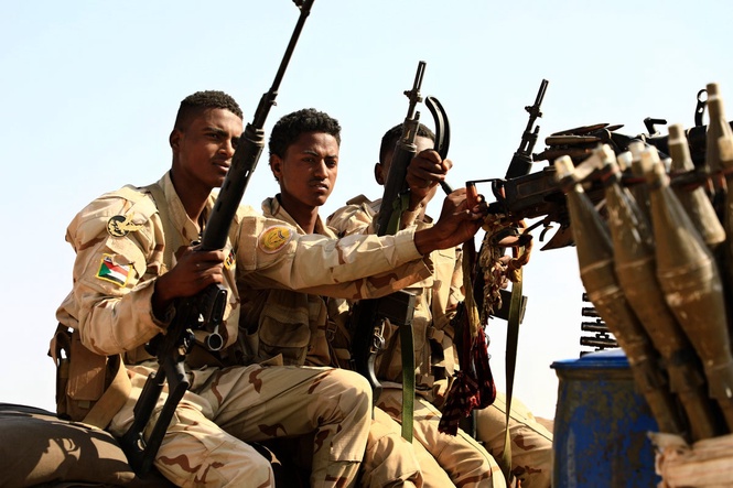 Fears grow for civilians as paramilitary group closes in on strategic Sudanese city