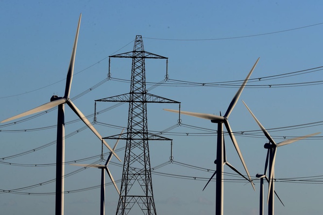 Electricity warning as 40C heatwave puts pressure on power supplies