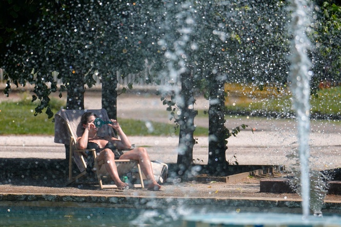 Met Office warns of even higher temperatures as UK hits record heat