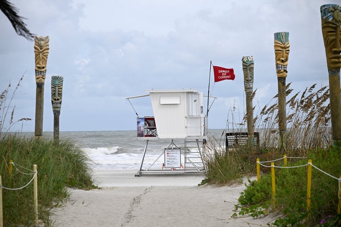 When a rip current sucks you out to sea, try not to panic