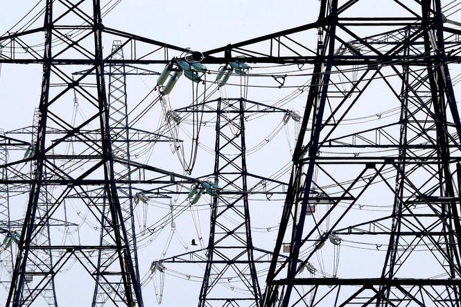 Britain’s electricity grid operator cancels power warning amid heatwave