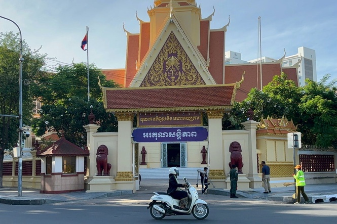 Cambodia Supreme Court upholds treason convictions of 2 journalists, raising press freedom questions