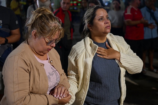 ‘It looked like a war’: Venezuelans recall horror moment earthquake sent buildings crashing to ground