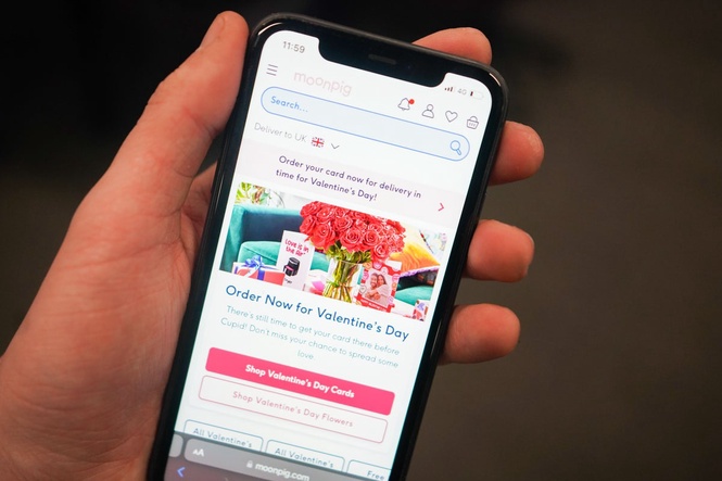 More people using AI to write cards and create pictures, Moonpig says