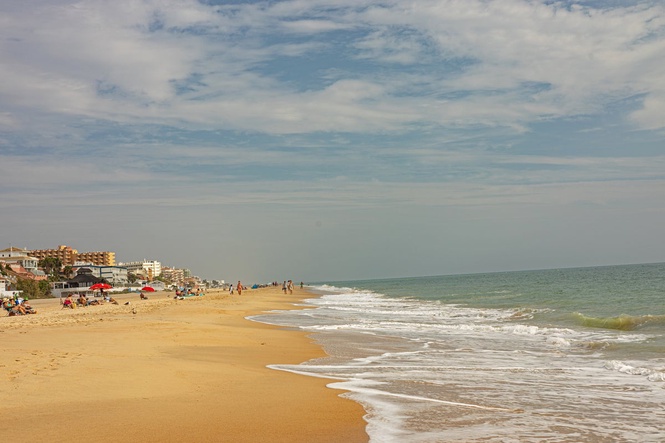 Beachgoers charged to use controversial ‘smart shower’ on Spanish beach