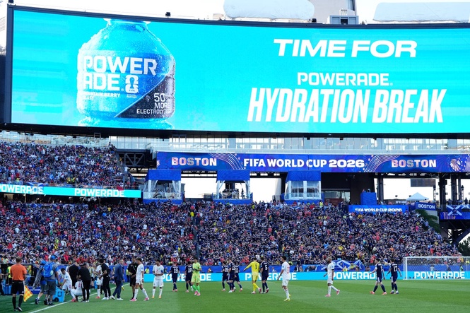 World Cup-style hydration breaks introduced to rugby league to combat heatwave