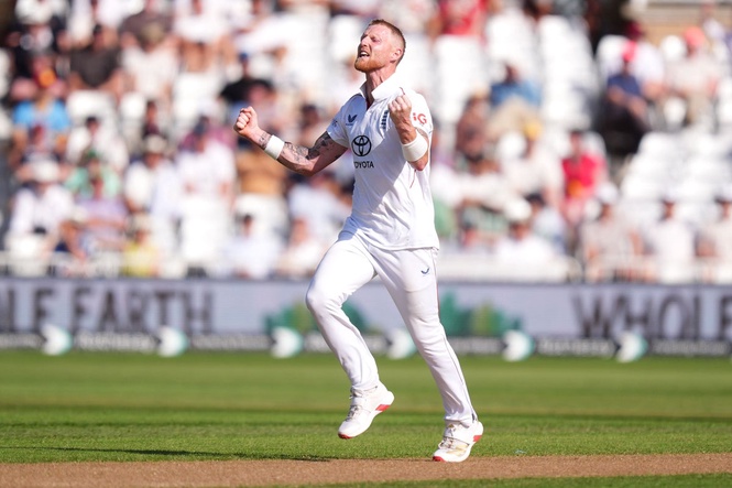 England offer late hope after New Zealand take control of series decider