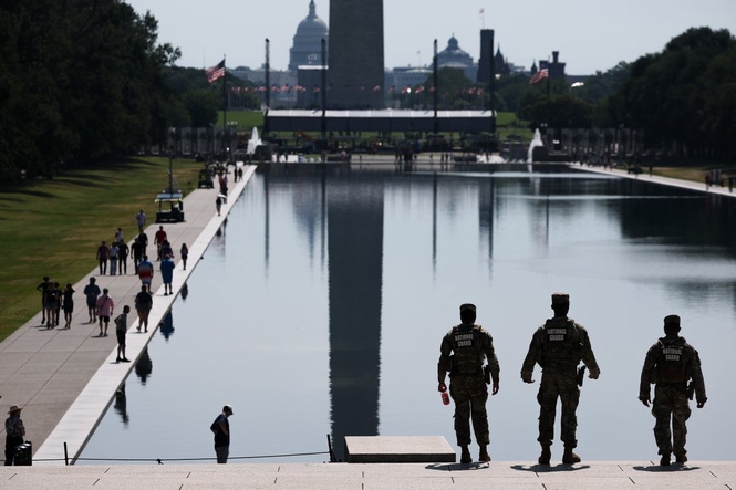 White House lashes out at former CNN reporter over Reflecting Pool report