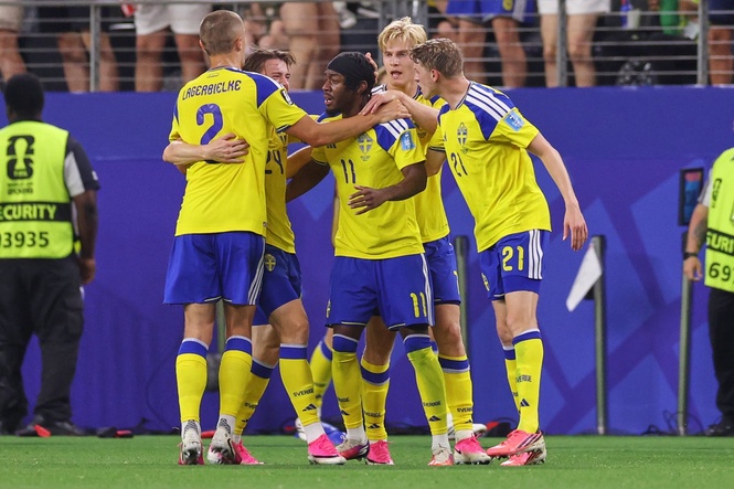 Japan v Sweden LIVE: Group F climax ends in draw as both teams progress to knockout rounds