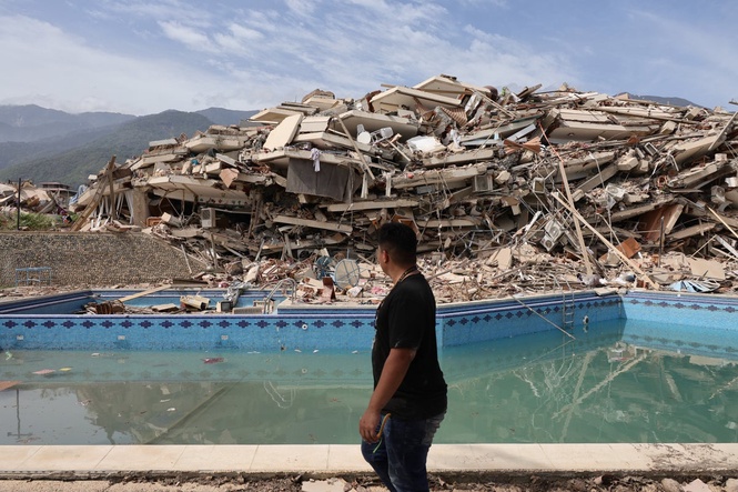Venezuela earthquakes latest: Death toll soars to 235 with 40,000 missing as emergency crews search for survivors