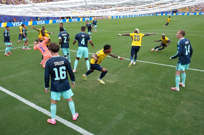 Ecuador stun Germany with late comeback after Neuer error