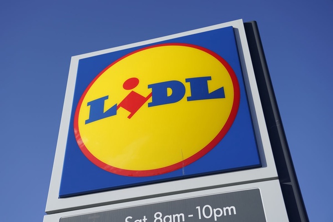 Lidl shoppers face huge queues in desperate hunt for air conditioning units amid scorching heatwave