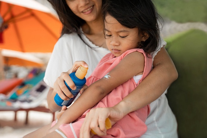 I’m a dermatologist. These are the long-term risks of a child getting sunburn
