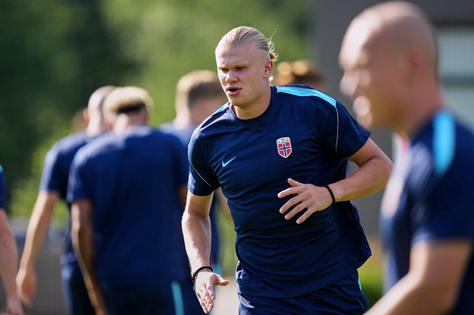 Norway vs France LIVE: Haaland and Mbappe battle for top spot in World Cup Group I decider