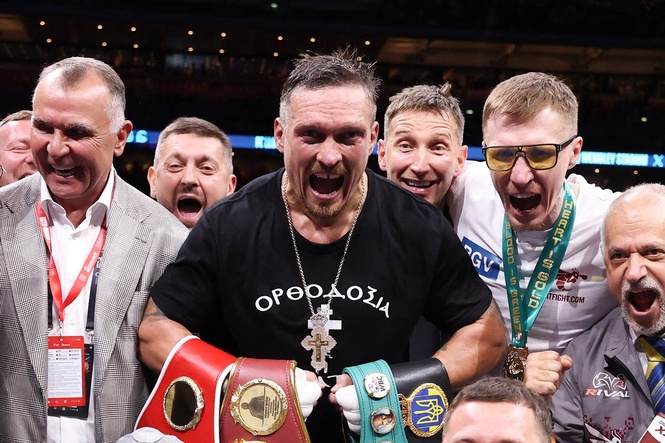 Oleksandr Usyk vacates heavyweight titles and teases retirement fight
