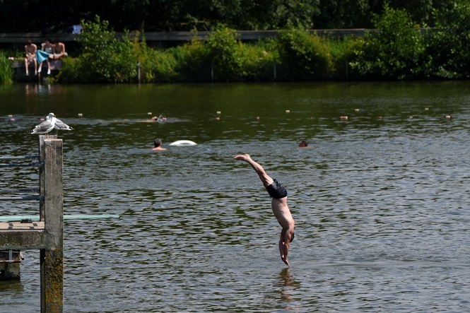 Temperatures to drop after record-breaking heatwave