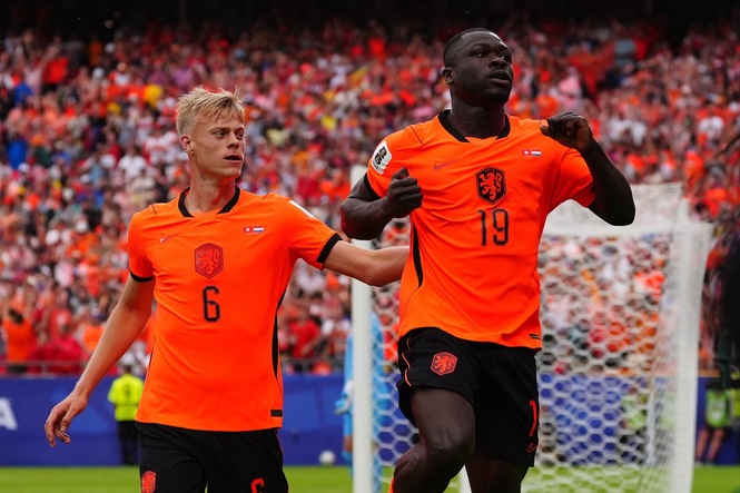 Who has qualified for the knockout stages and which teams have been eliminated from the World Cup?