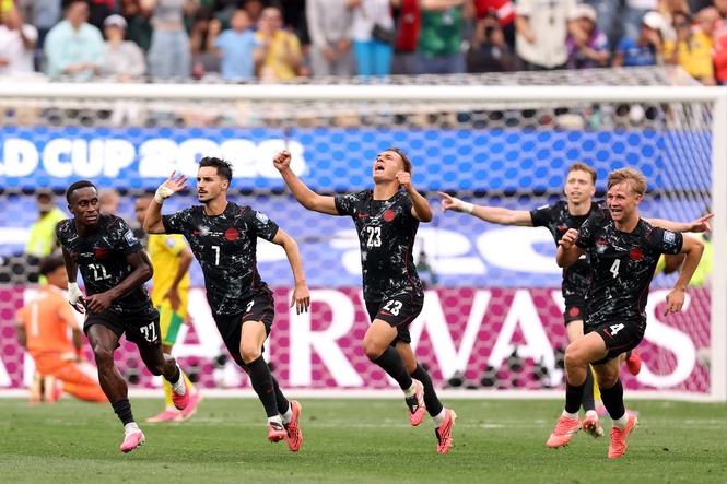 Canada star strikes late to edge past South Africa