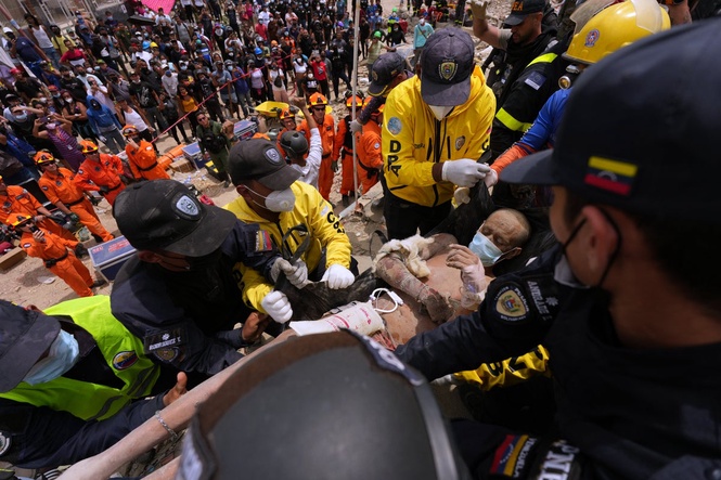 From the rubble in Venezuela, an unexpected story of survival cuts through days of tragedy