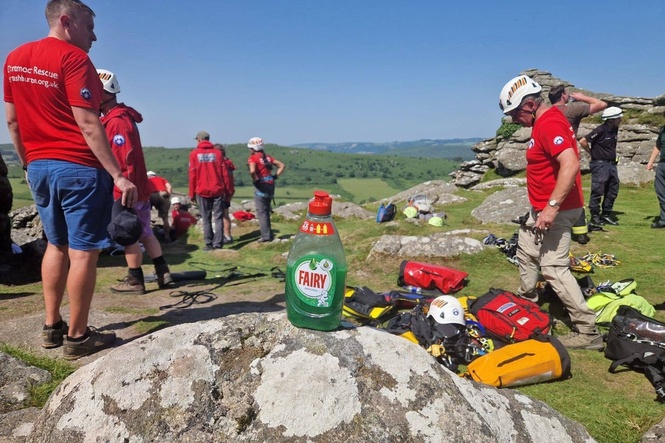 Washing up liquid saves schoolgirl trapped on Dartmoor rocks