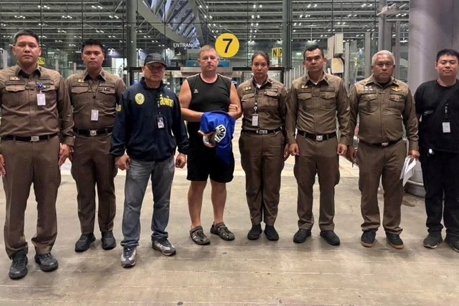 Australian man charged with murder after body of teenage girl found in suitcase in Thailand
