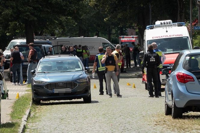 Germany shooting latest: Death toll rises to six after attack on youth centre in Stade