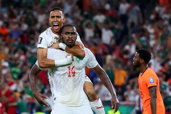 Morocco vs Netherlands LIVE: Issa Diop header sends blockbuster last-32 tie to extra time at World Cup