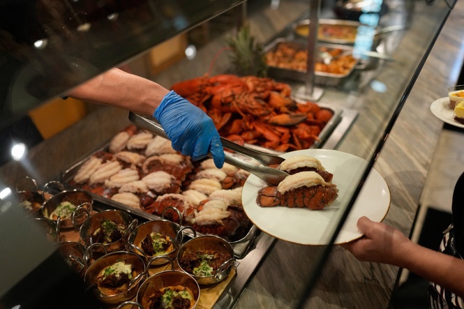 The rise and fall of America’s all-you-can-eat buffet