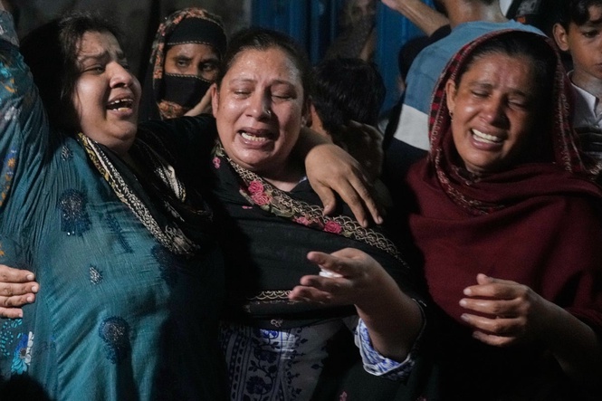 Roof collapse at Pakistan tutoring centre kills 14 children