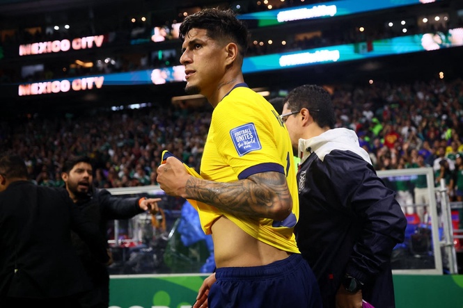 Arsenal star becomes second player to be sent off thanks to new World Cup rule