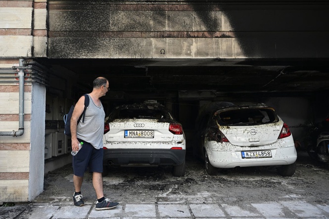 Firebomb attacks in northern Greek city target residences of governing party members