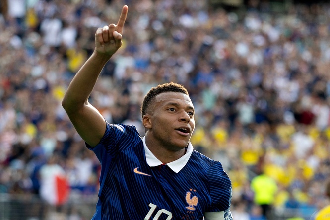 World Cup 2026 Golden Boot: Mbappe vs Messi standings in thrilling race to finish top scorer