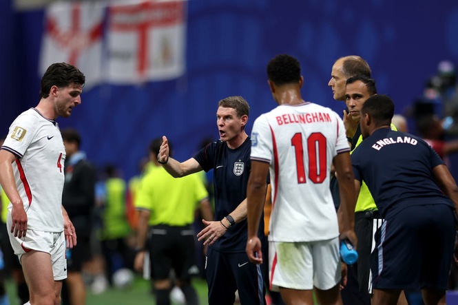 England v DR Congo: Anthony Barry says ‘not to panic’ as Three Lions face World Cup exit