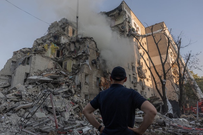 Bulletin world briefing: Zelensky urges ‘strong decisions’ after Russian bombing kills 12