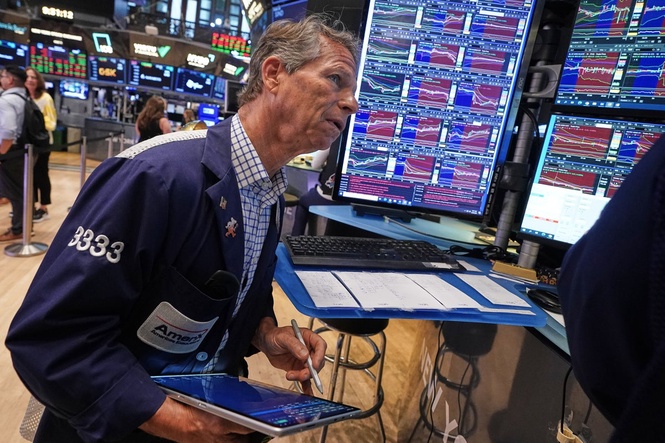 Asian shares rally after Dow hits a record, as some AI shares bounce back