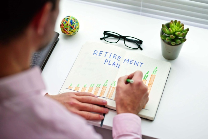 9 steps to avoid a financial retirement “cliff-edge”