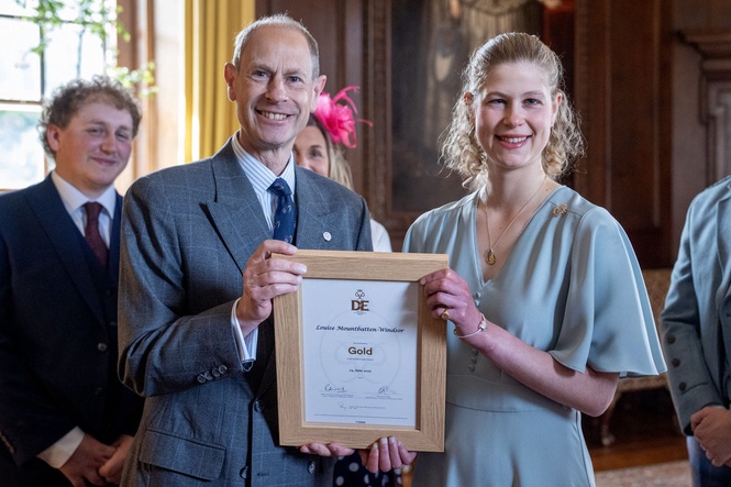 Edward hands daughter gold Duke of Edinburgh’s Award at palace celebration
