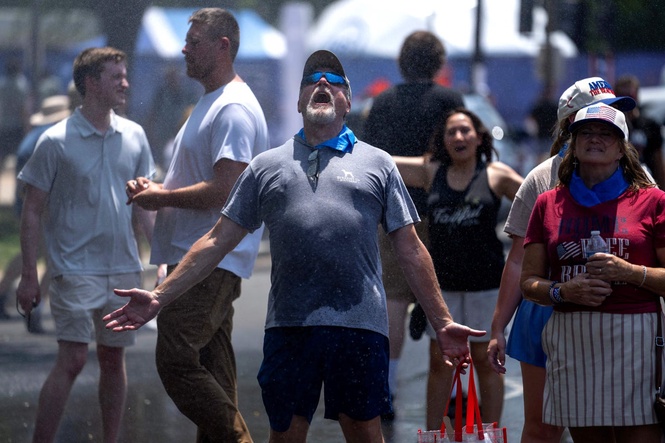 US feels the heat as it celebrates 250th anniversary of breakup from Britain