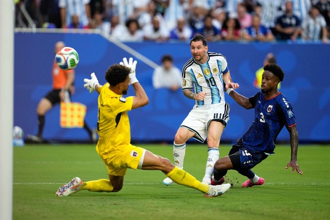 Lionel Messi praised for stunning 20th World Cup goal against Cape Verde