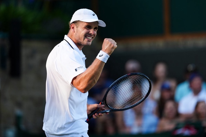 Fery v Dimitrov LIVE: Wimbledon scores as last British player standing faces battle of the wildcards