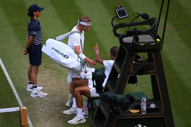 Wimbledon stars clash at net over ‘disgrace of a rule’