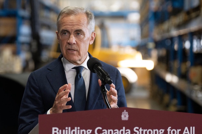 Canada to decide between German, South Korean submarine bids on Monday