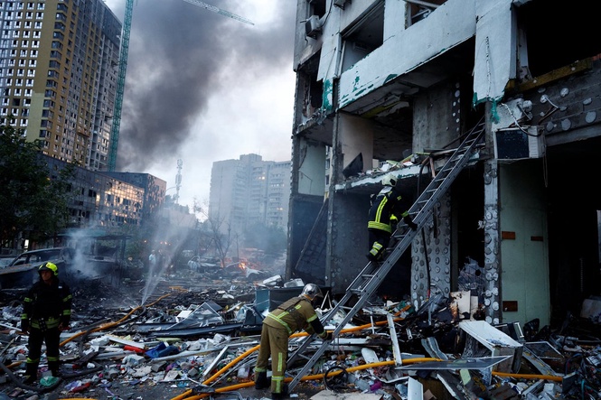 At least five dead as Russian missile and drone attack hits Kyiv